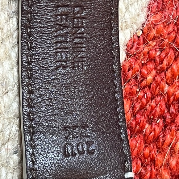 GUCCI GOLD/WHITE WATCH - Picture 8 of 9